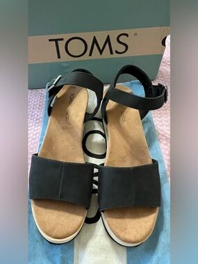 TOMS Black Open-Toe Ankle Strap Sandals